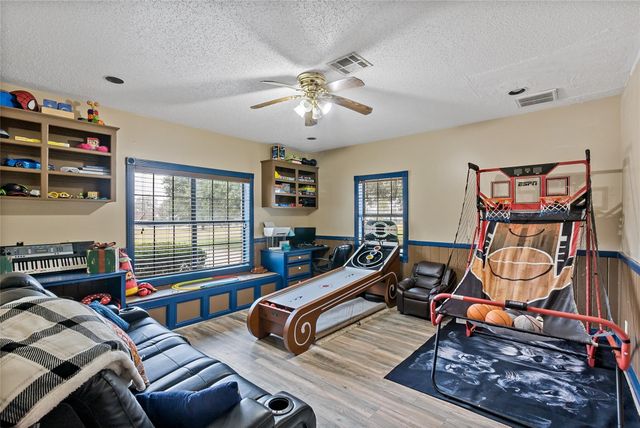 1314 N Tammye Lane, Madisonville, TX 77864