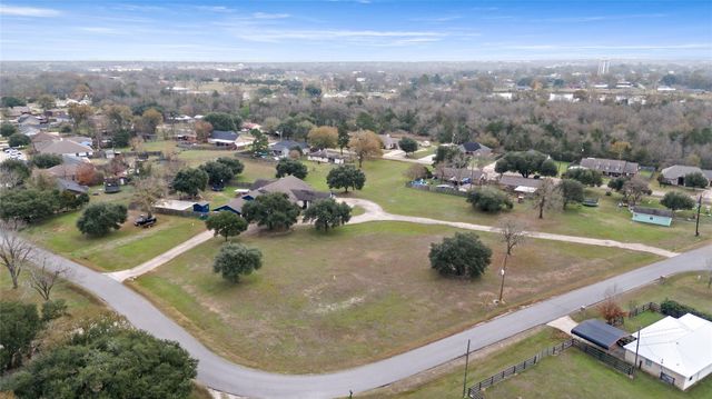 1314 N Tammye Lane, Madisonville, TX 77864