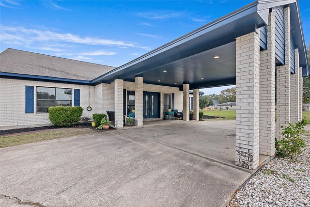 1314 N Tammye Lane, Madisonville, TX 77864