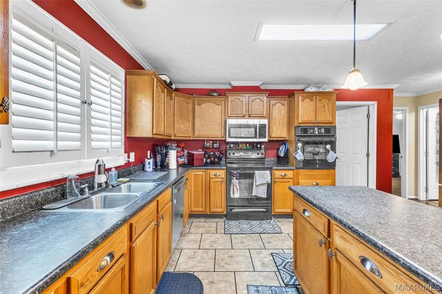 15 Spring Valley Road, Valley Grande, AL 36701