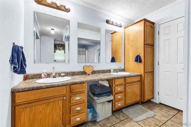 15 Spring Valley Road, Valley Grande, AL 36701