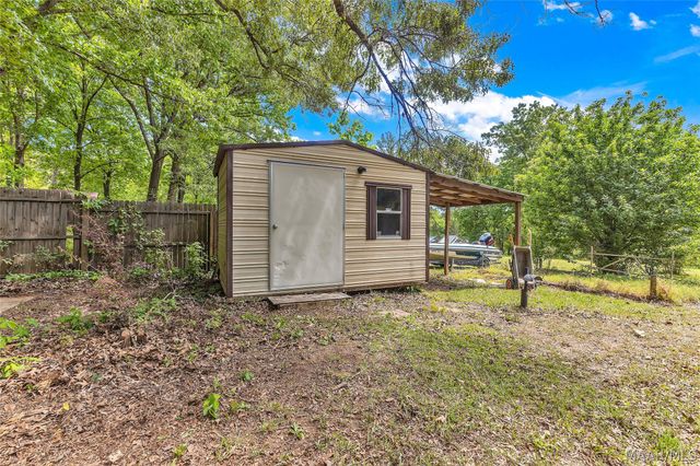 15 Spring Valley Road, Valley Grande, AL 36701