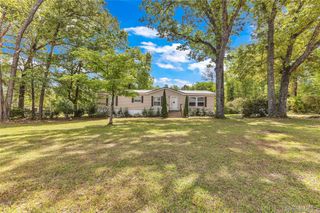 15 Spring Valley Road, Valley Grande, AL 36701