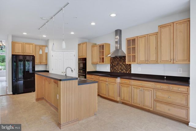 2910 MERCHANT CT, Waldorf, MD 20603