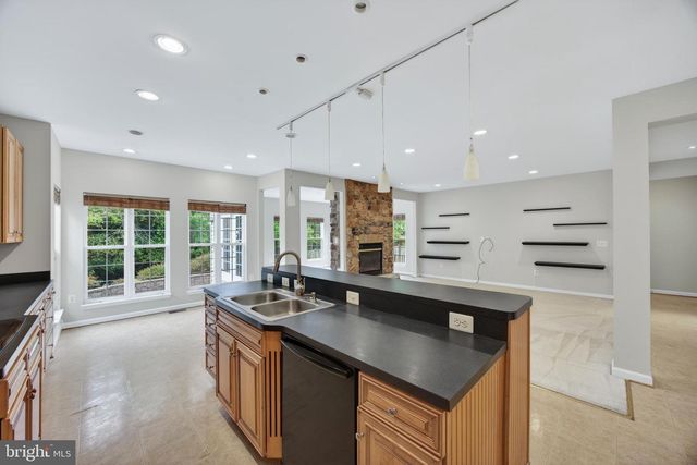 2910 MERCHANT CT, Waldorf, MD 20603