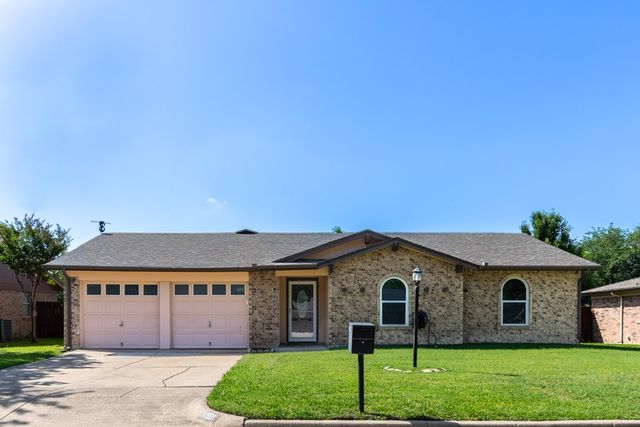 4501 Mink Drive, Haltom City, TX 76117