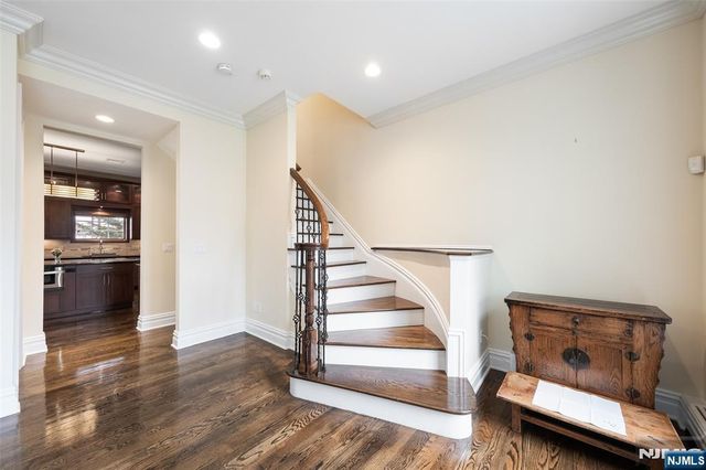 1602 Center Avenue B, Fort Lee, NJ 07024