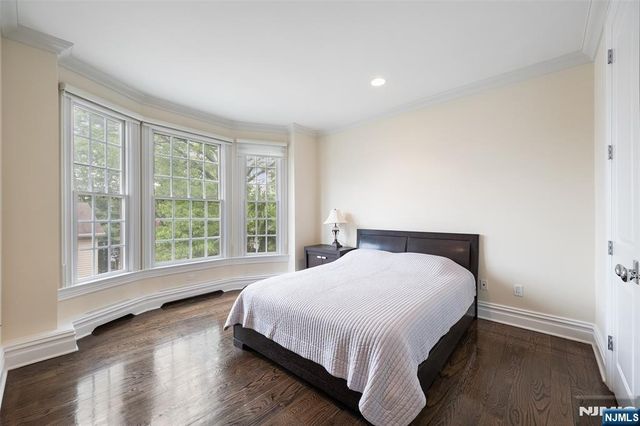 1602 Center Avenue B, Fort Lee, NJ 07024