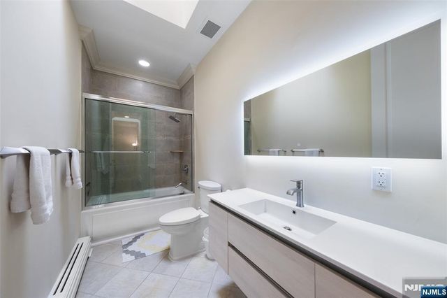 1602 Center Avenue B, Fort Lee, NJ 07024