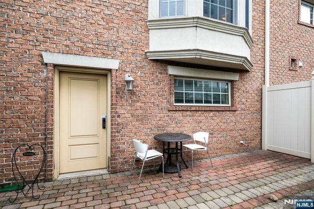 1602 Center Avenue B, Fort Lee, NJ 07024