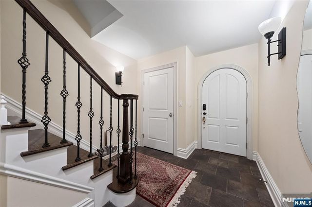 1602 Center Avenue B, Fort Lee, NJ 07024