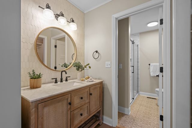 752 N Brookdale Drive, Schaumburg, IL 60194