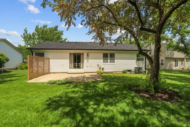 752 N Brookdale Drive, Schaumburg, IL 60194