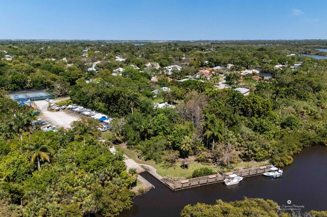 1043 SW Pigeon Plum Way, Palm City, FL 34990