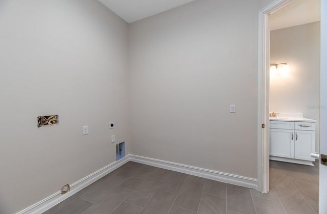 4729 MAJESTIC HILLS LOOP, Brooksville, FL 34601