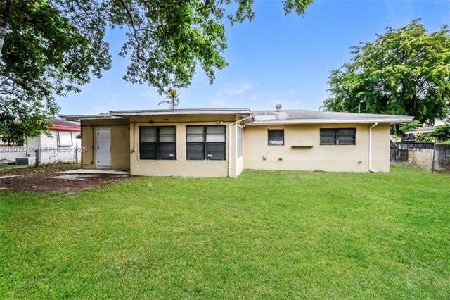 830 E Evanston Cir, Fort Lauderdale, FL 33312