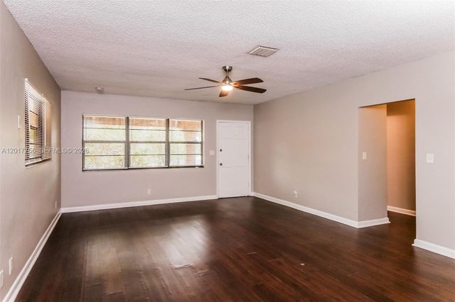 830 E Evanston Cir, Fort Lauderdale, FL 33312