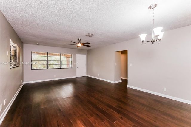 830 E Evanston Cir, Fort Lauderdale, FL 33312