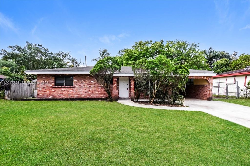 830 E Evanston Cir, Fort Lauderdale, FL 33312
