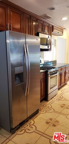 7544 Flight Avenue, Los Angeles, CA 90045