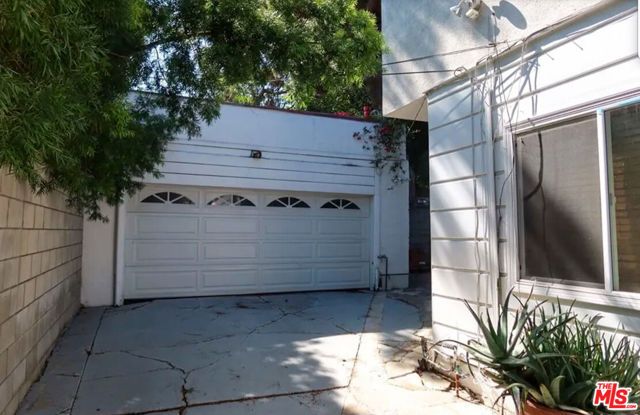 7544 Flight Avenue, Los Angeles, CA 90045