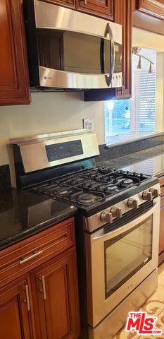 7544 Flight Avenue, Los Angeles, CA 90045