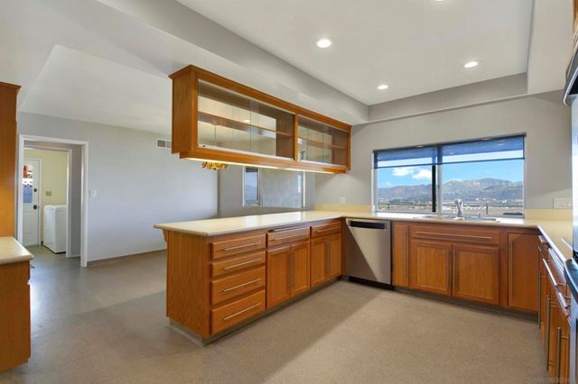 1479 Hacienda Dr., El Cajon, CA 92020