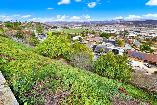 1479 Hacienda Dr., El Cajon, CA 92020