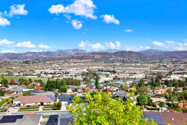 1479 Hacienda Dr., El Cajon, CA 92020