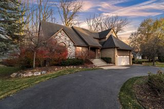 6057 Beachwood Drive, West Bloomfield, MI 48324