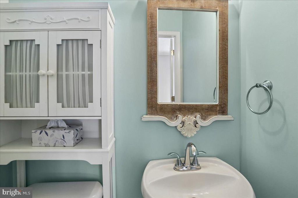 Image 10 of property listing at 1303 HILL BORN DR, Hanover, MD 21076