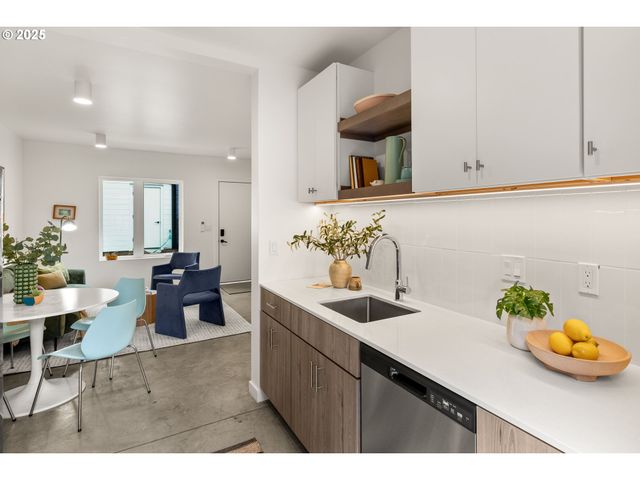 9947 Se Cottage Ln 3, Milwaukie, OR 97222