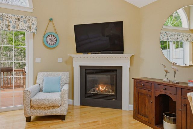 38 Willowbrook Avenue, Greenland, NH 03840