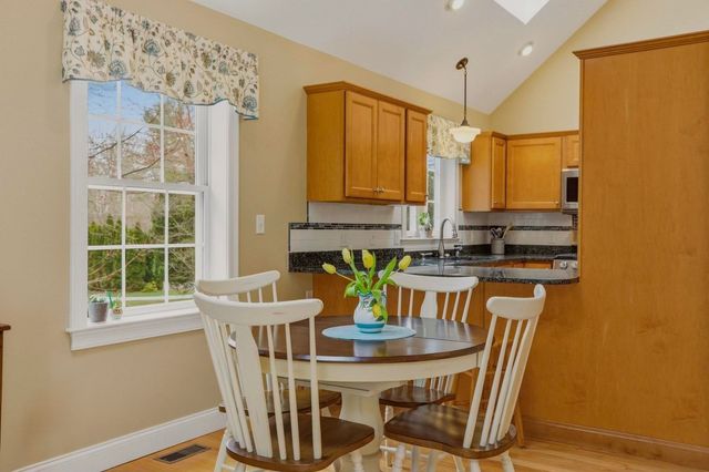 38 Willowbrook Avenue, Greenland, NH 03840