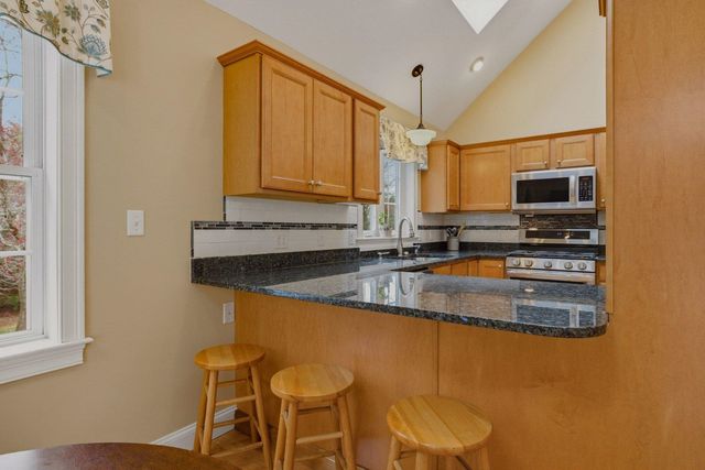 38 Willowbrook Avenue, Greenland, NH 03840