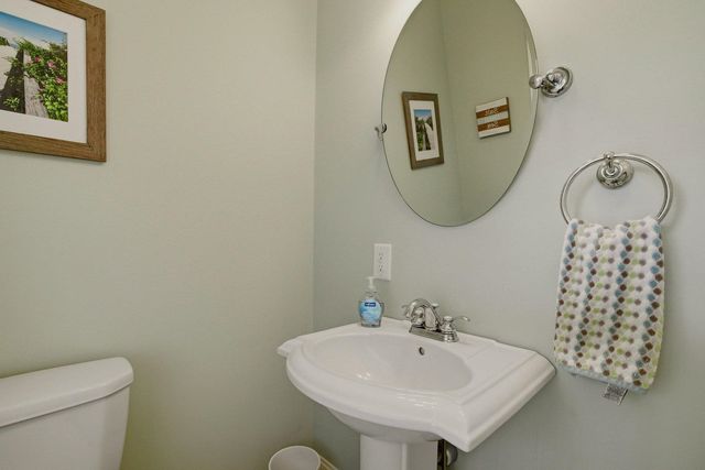 38 Willowbrook Avenue, Greenland, NH 03840