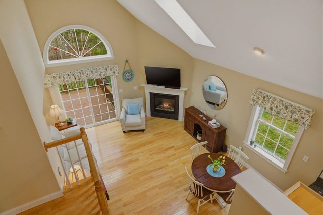 38 Willowbrook Avenue, Greenland, NH 03840