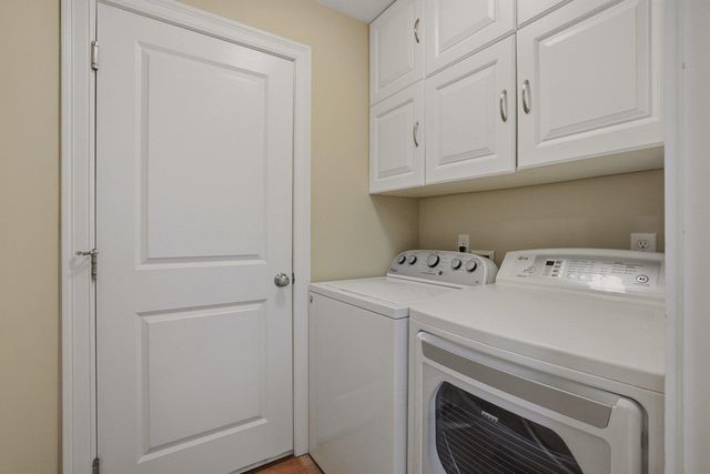 38 Willowbrook Avenue, Greenland, NH 03840