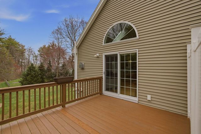 38 Willowbrook Avenue, Greenland, NH 03840