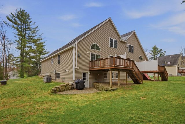 38 Willowbrook Avenue, Greenland, NH 03840