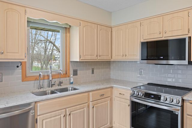 10221 Jeffery Lane, Corcoran, MN 55374