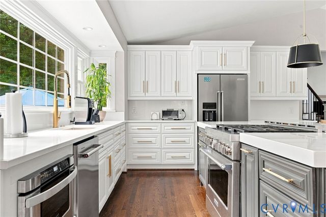 4162 Traylor Dr, North Chesterfield, VA 23235