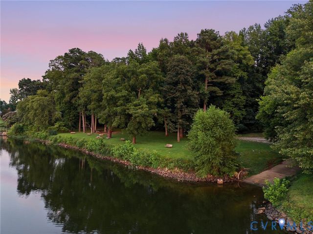 4162 Traylor Dr, North Chesterfield, VA 23235