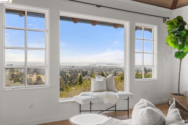 6181 Contra Costa Rd, Oakland, CA 94618