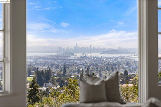 6181 Contra Costa Rd, Oakland, CA 94618