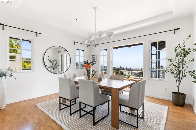 6181 Contra Costa Rd, Oakland, CA 94618