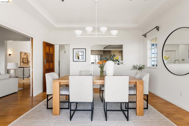 6181 Contra Costa Rd, Oakland, CA 94618