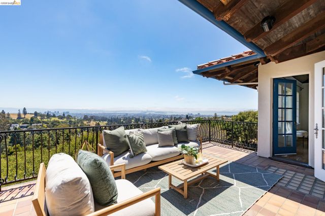 6181 Contra Costa Rd, Oakland, CA 94618