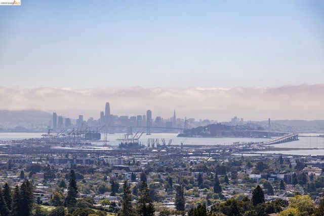 6181 Contra Costa Rd, Oakland, CA 94618