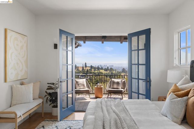 6181 Contra Costa Rd, Oakland, CA 94618
